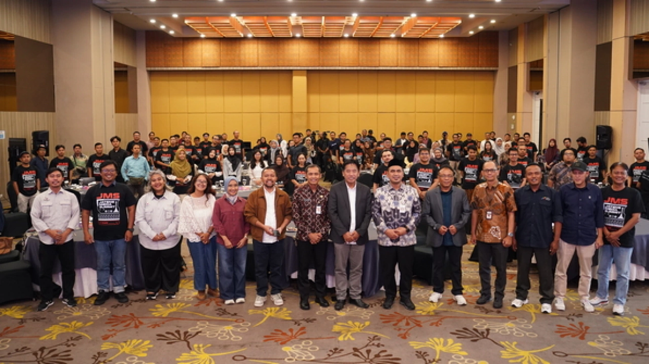 Ratusan pengelola media lokal dari berbagai penjuru Jawa Tengah berkumpul di Hotel Khas Semarang, Kamis (21/5/2026), dalam perhelatan Jateng Media Summit 2026.
