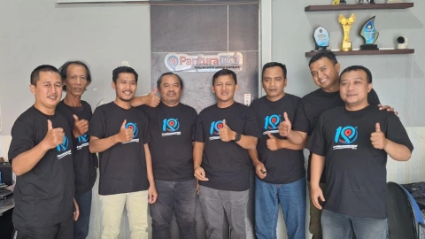 Awak media lokal PanturaPost. Saat ini media lokal yang berbasis di Kota Tegal, Jawa Tengah genap berusia 10 tahun.